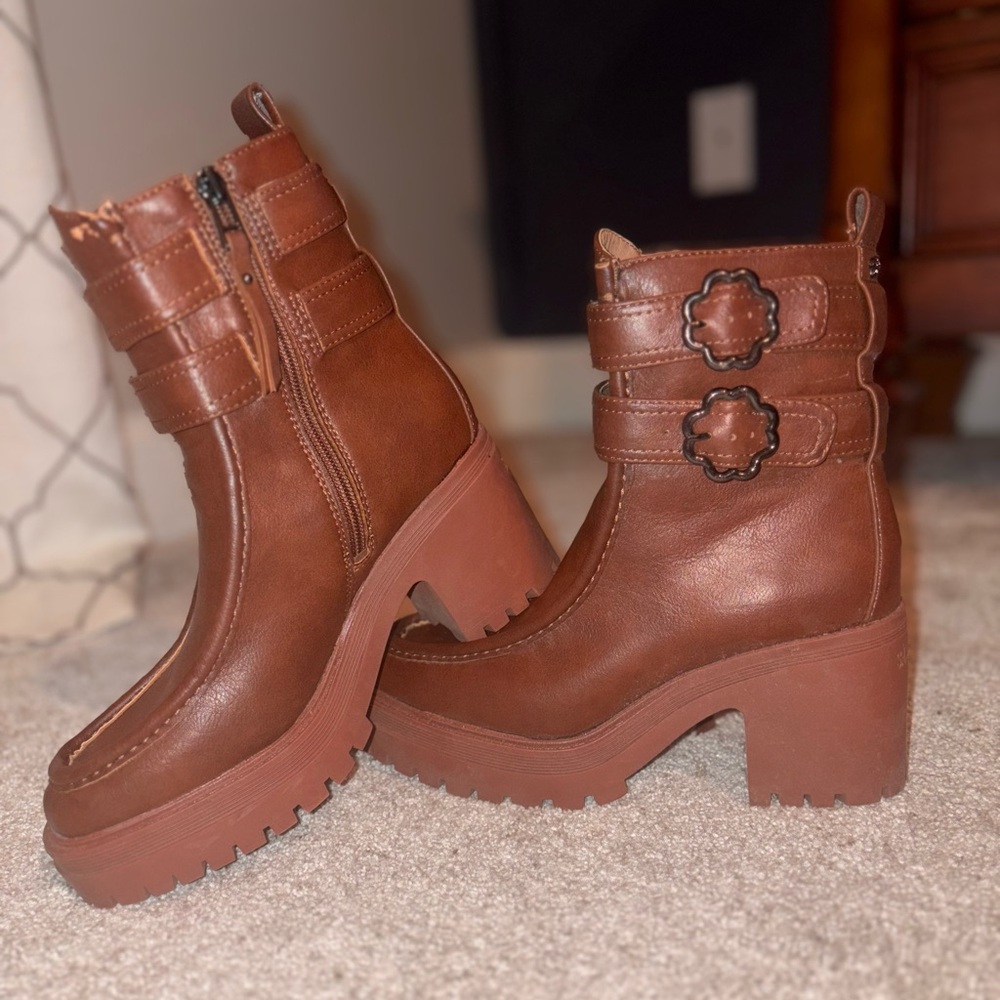 Sam & Libby boots. Size 6